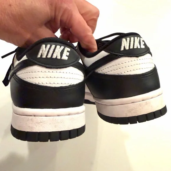 NIKE•black/white women’s dunk low leather sneakers 7 EUC - Picture 7 of 8